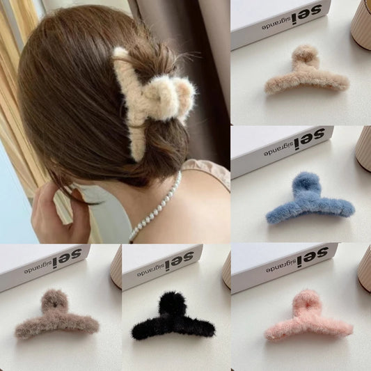Winter Plush Hair Claw Elegant Acrylic Hairpins Faux Fur Hair Clip Barrette Crab Headwear for Women Girls Hair Accessories